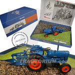 Universal Hobbies 6377 Fordson Super Dexta with Ransomes TS 54A  Limited Edition 1/32